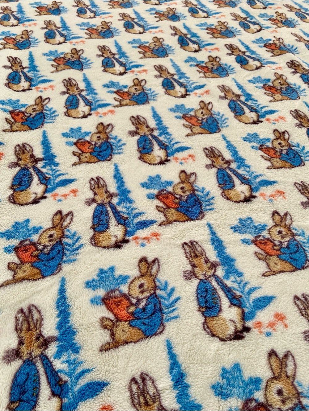 Peter Rabbit Reading Decorative Throw Beatrix Potter Easter Spring Throw - Picture 5 of 11